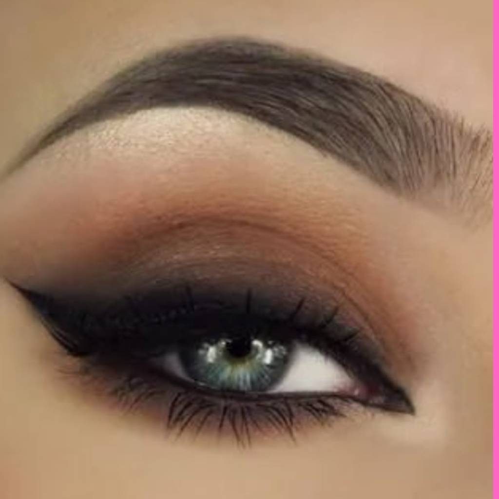 smoky_eyeliner